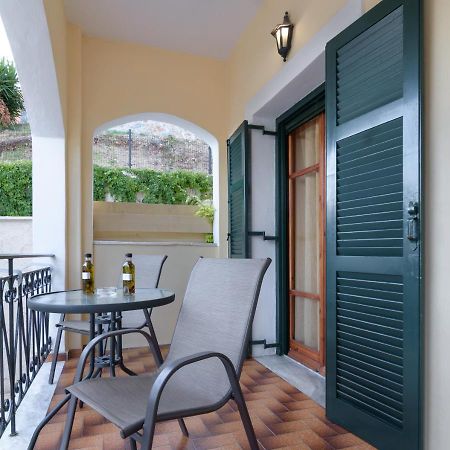 Balis Apartments Παλαιοκαστρίτσα Εξωτερικό φωτογραφία