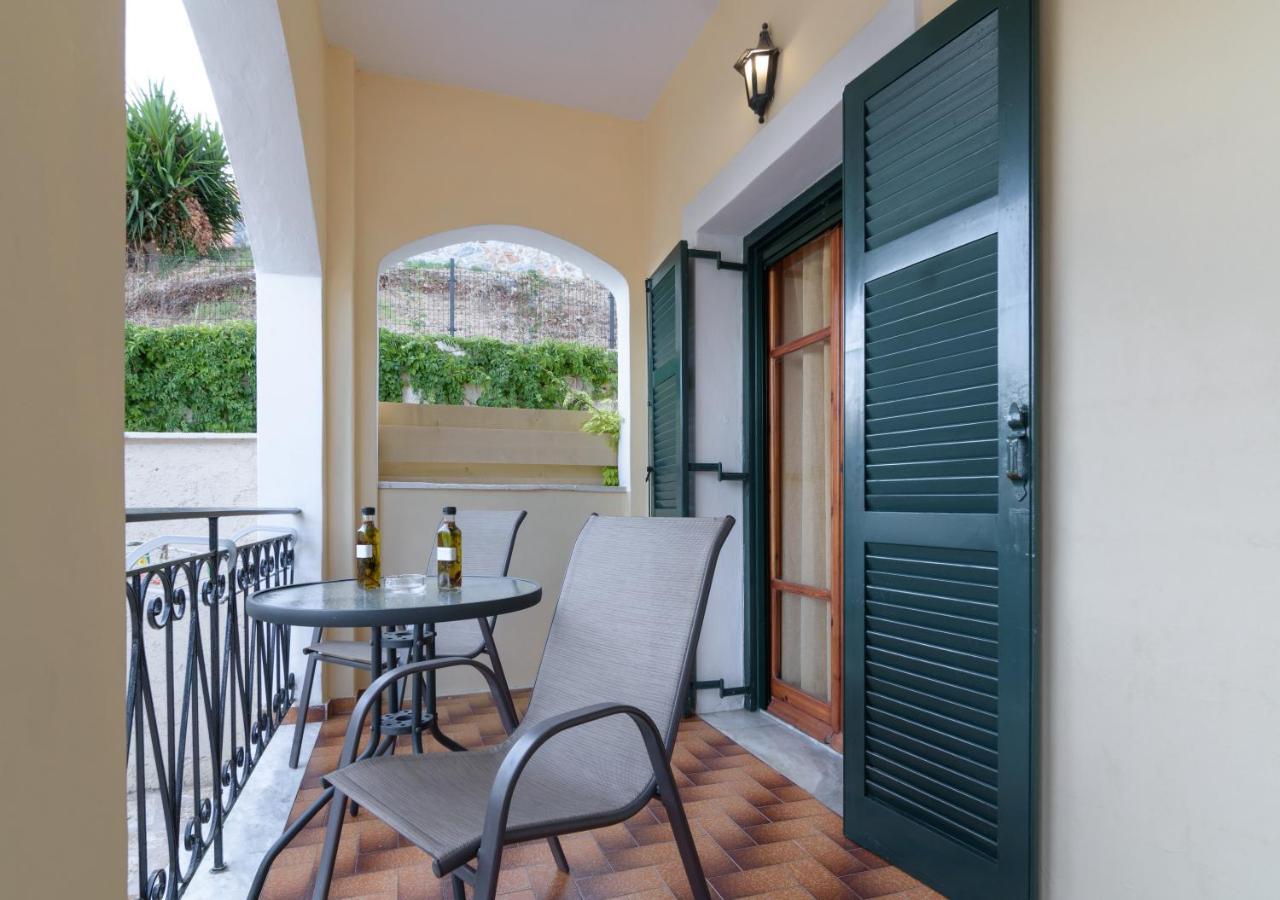 Balis Apartments Παλαιοκαστρίτσα Εξωτερικό φωτογραφία